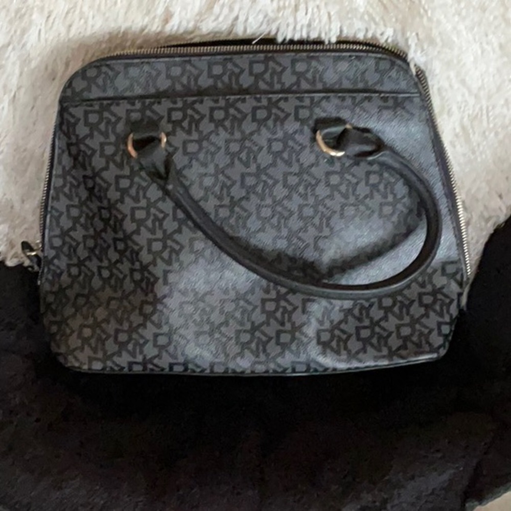 DKNY Bryant Medium Round Satchel Black Leather - Picture 2 of 9
